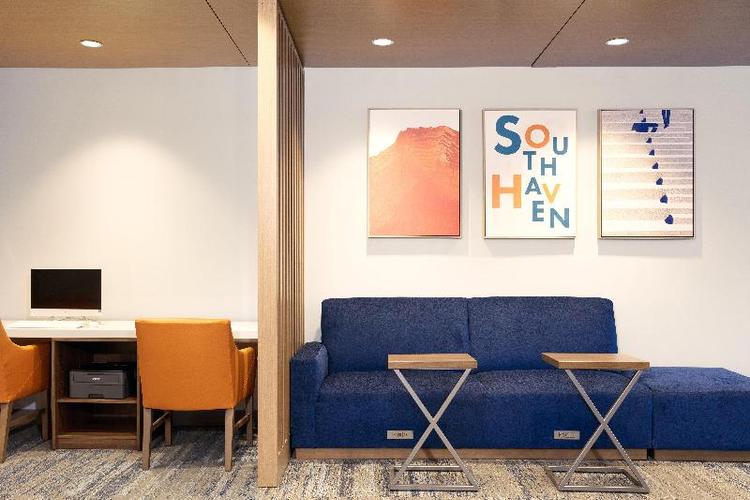 Holiday Inn Express & Suites Morrow Atlanta South