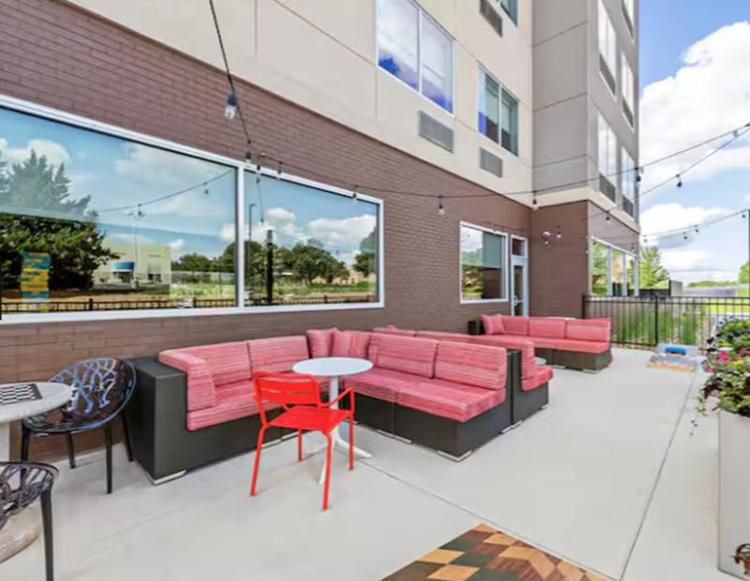 Tru by Hilton Kansas City Airport