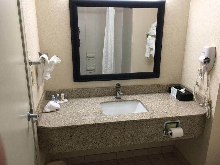 Comfort Suites (Woodstock)