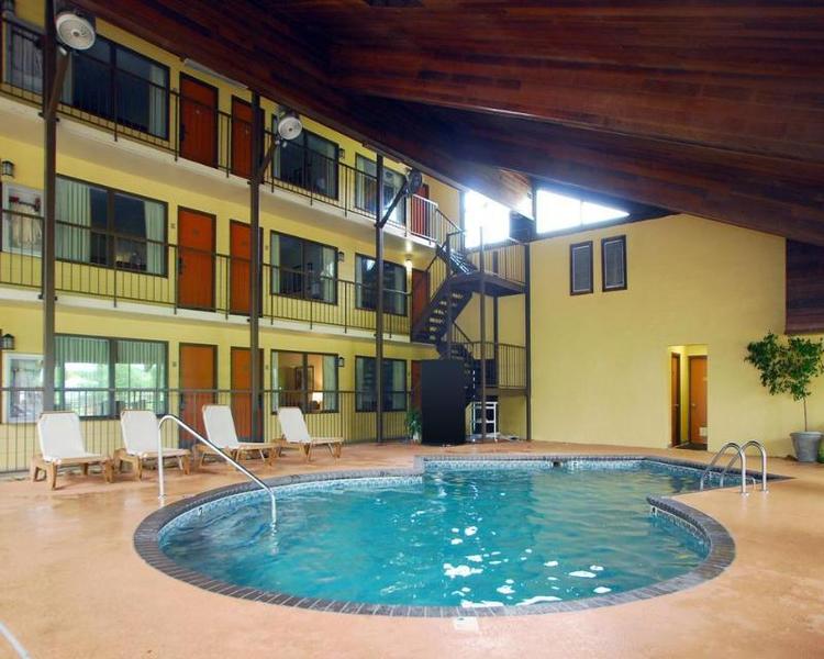 Quality Inn & Suites Sevierville - Pigeon Forge