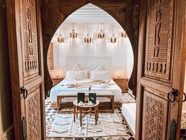 Riad Nelia Signature