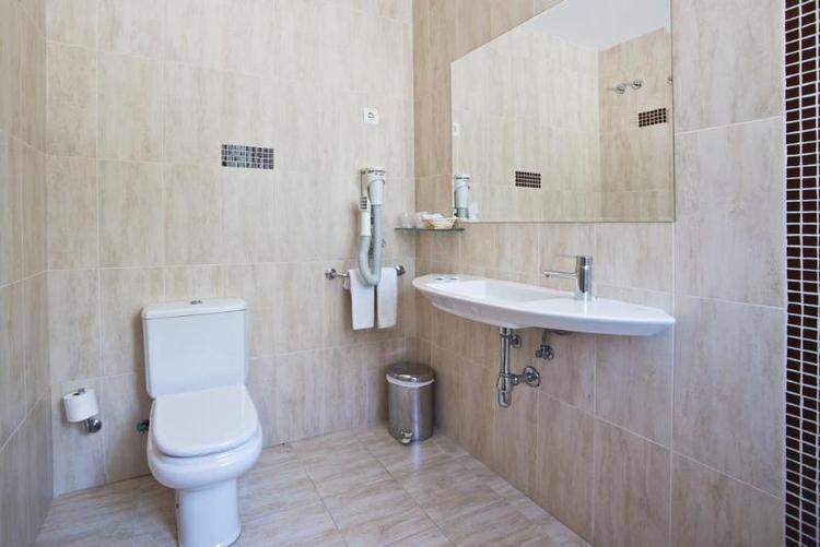Hostal T4
