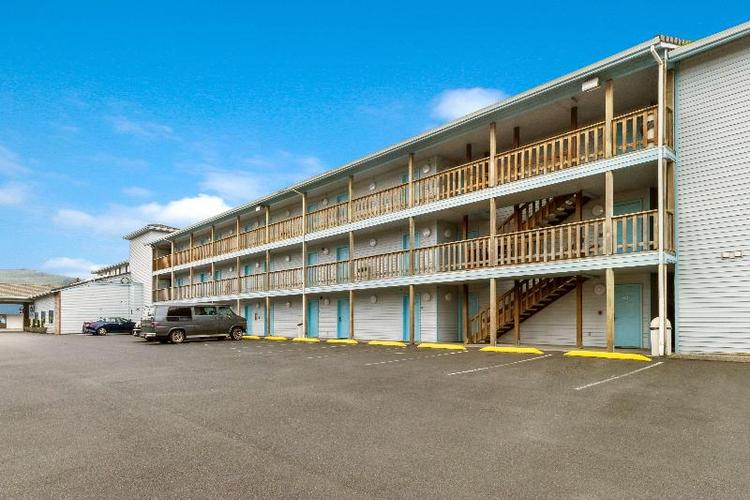 Inn and Suites Seaside