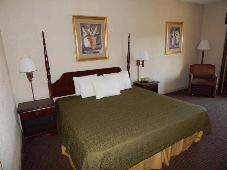 Econo Lodge At The University