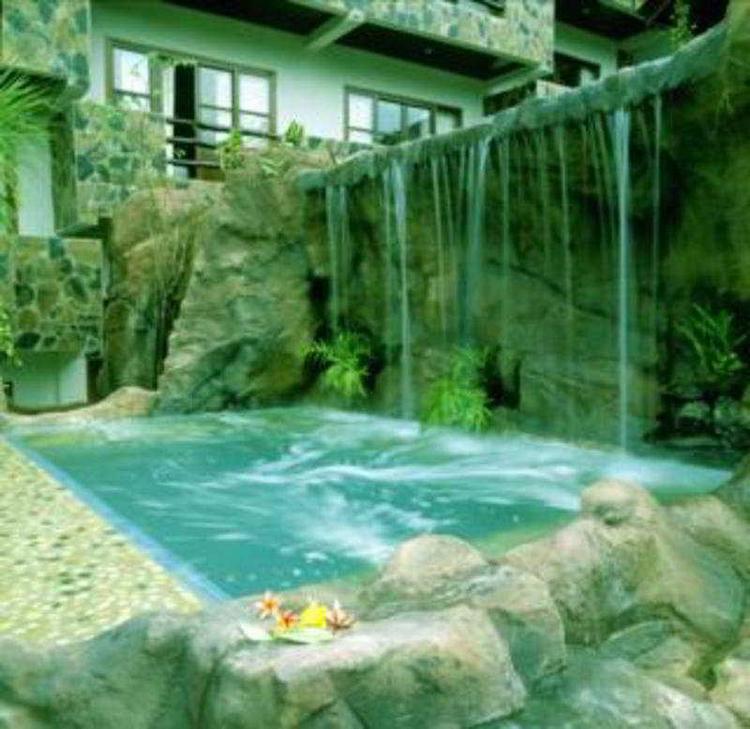 Salad Beach Resort