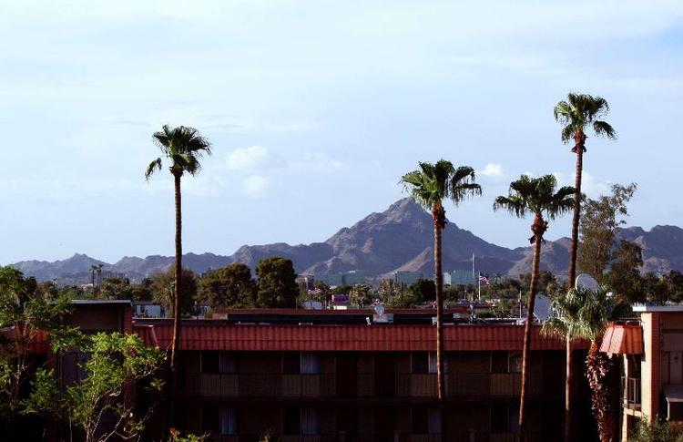 Embassy Suites Phoenix Airport
