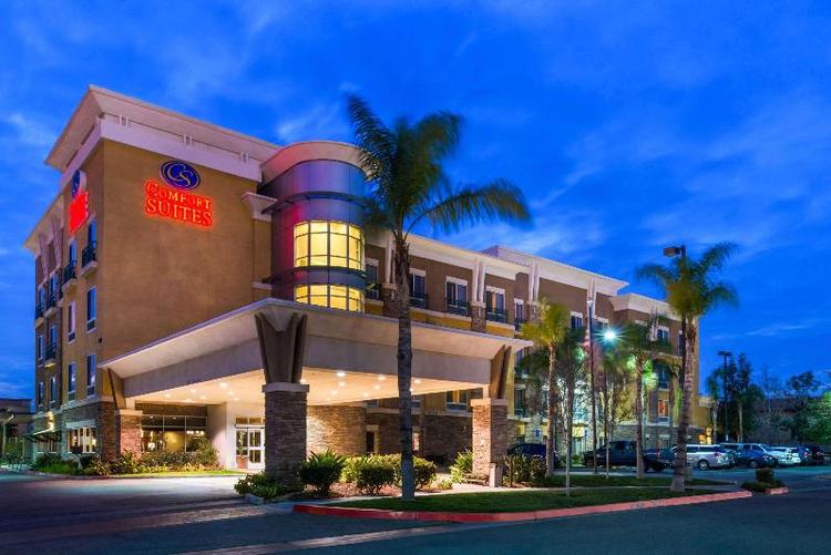 Comfort Suites Ontario Convention Center