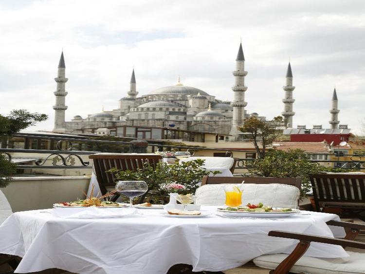 Acra Hotel