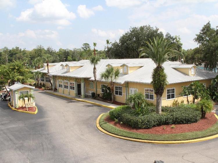 Tropical Palms Resort & Campground
