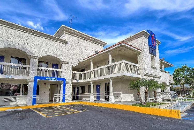 Motel 6 Carlsbad South
