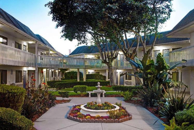 Motel 6 Monterey Marina