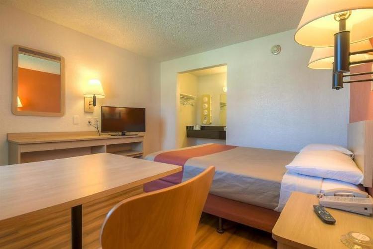 Motel 6 Palm Springs Rancho Mirage