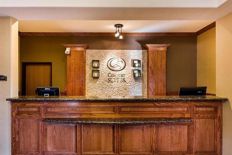 Comfort Suites At Plaza Mall