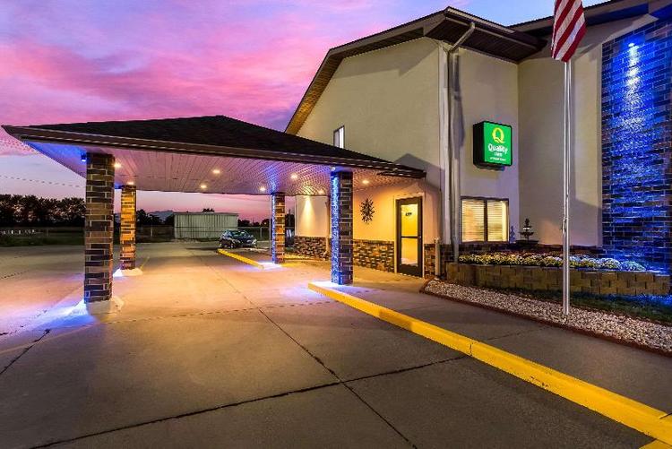 Quality Inn Galesburg near US Highway 34 and I-74