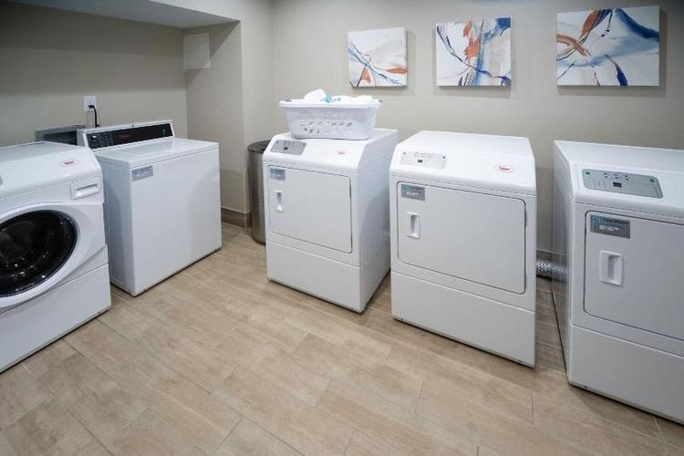 Candlewood Suites Charleston - Mt. Pleasant