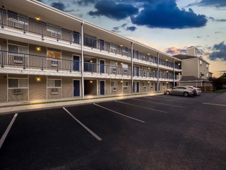 Suburban Studios Lakeland North I-4