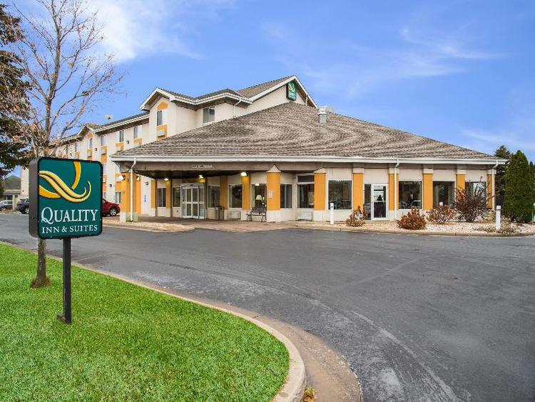 Quality Inn & Suites Menomonie Area
