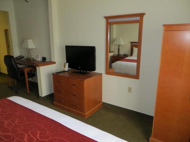 Comfort Suites Normal University area