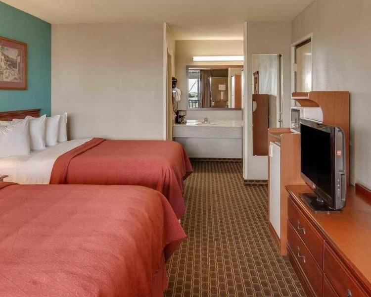 Quality Inn Paris Area