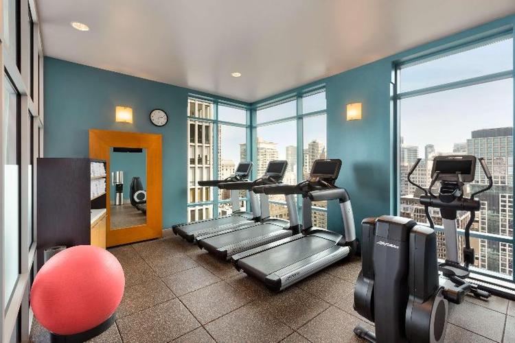 Hilton Suites Chicago/Magnificent Mile