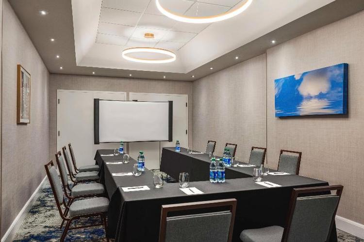 Embassy Suites by Hilton Kansas City Overland Park
