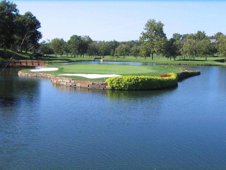 Doubletree Club Springdale