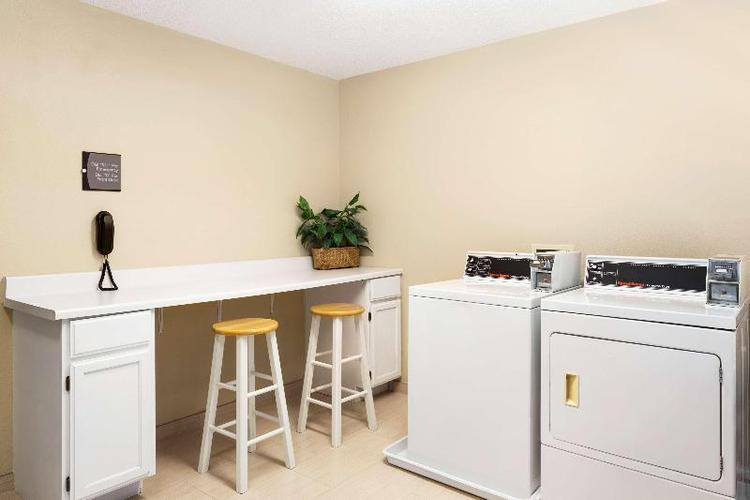 Larkspur Landing Toledo-Maumee
