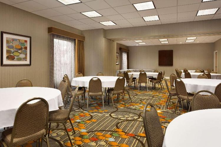 Hampton Inn & Suites Largo