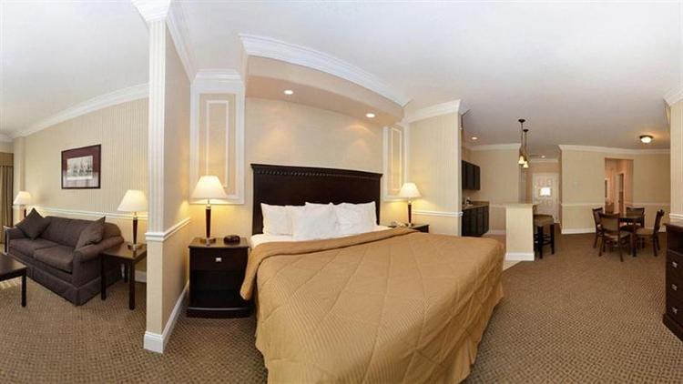 Comfort Inn & Suites Plattsburgh - Morrisonville