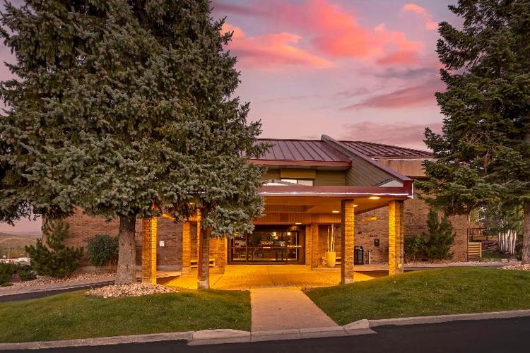 Best Western Plus Landmark Inn