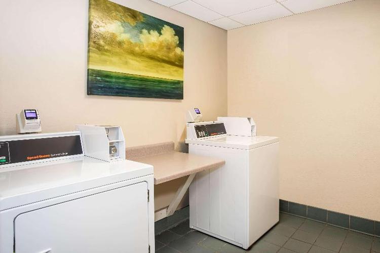 La Quinta Inn & Suites Melbourne Viera