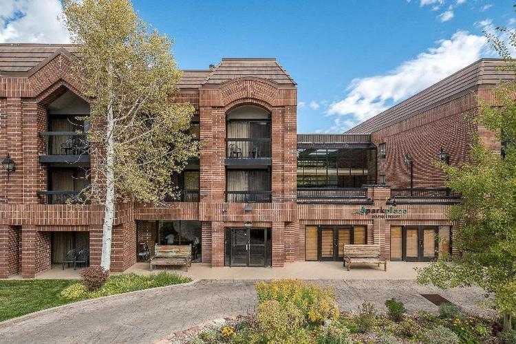 Ramada By Wyndham Park City Park Plaza Resort
