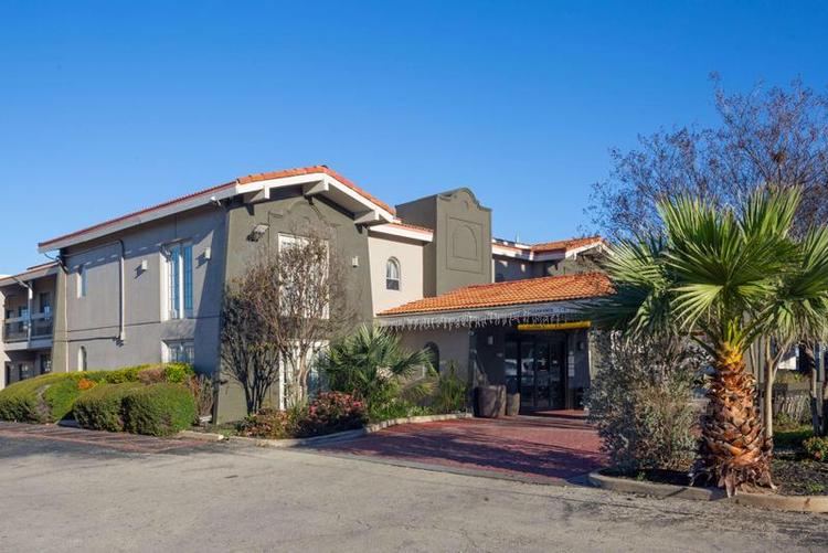 Baymont by Wyndham Austin University Area