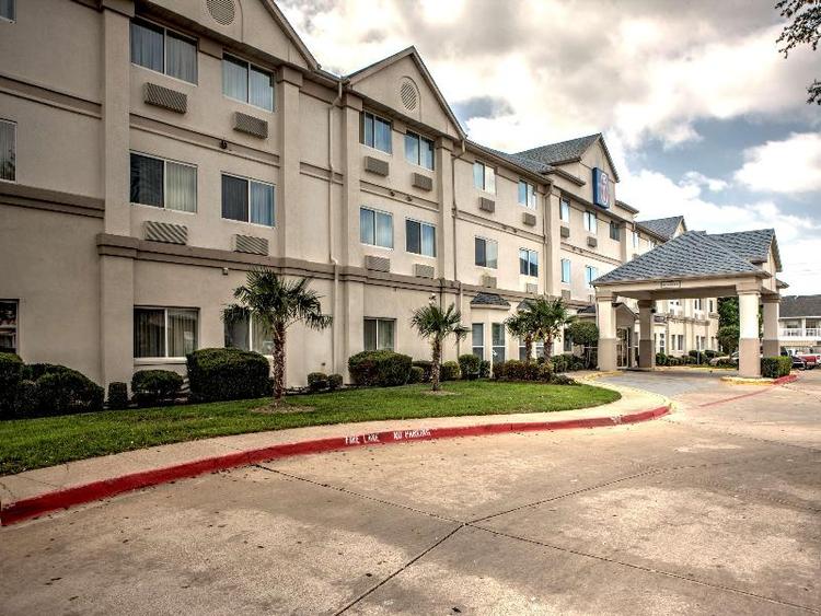 Motel 6 Dallas, TX - Northwest