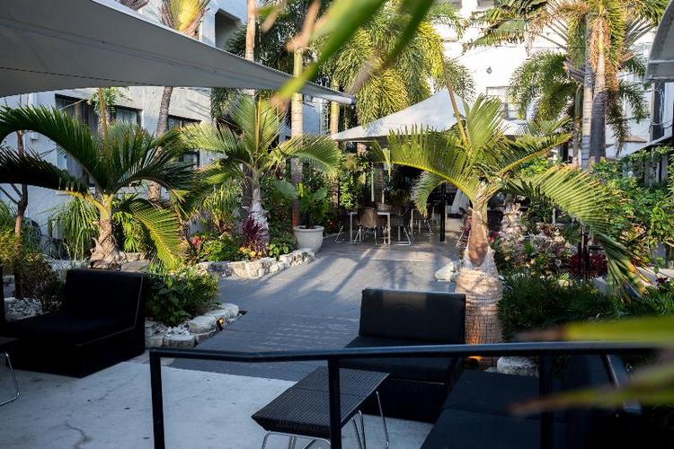 South Beach Plaza Hotel & Villas
