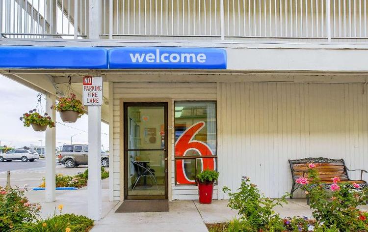 Motel 6 Medford North