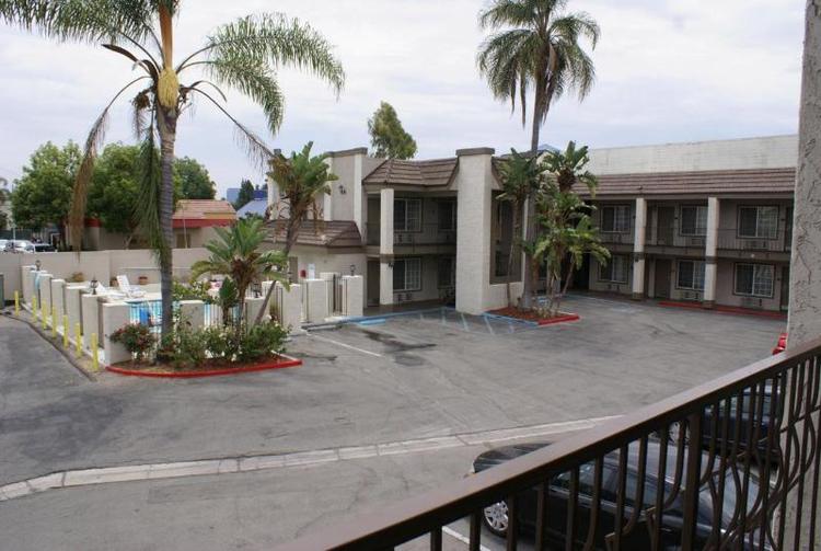 Queens Inn Anaheim