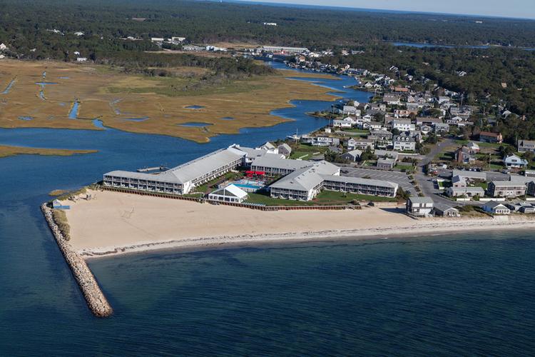 Red Jacket Beach Resort & Spa