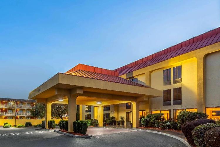 La Quinta Inn & Suites Oakland Airport Coliseum