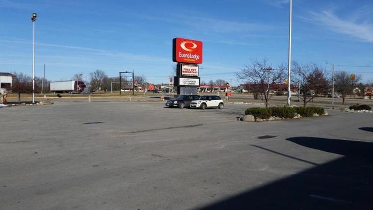 Econo Lodge Inn & Suites Newton