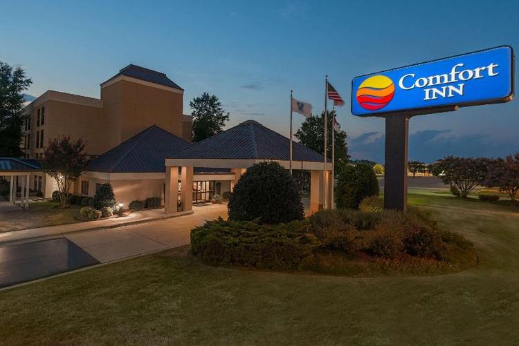 Comfort Inn Fayetteville near Fort Bragg