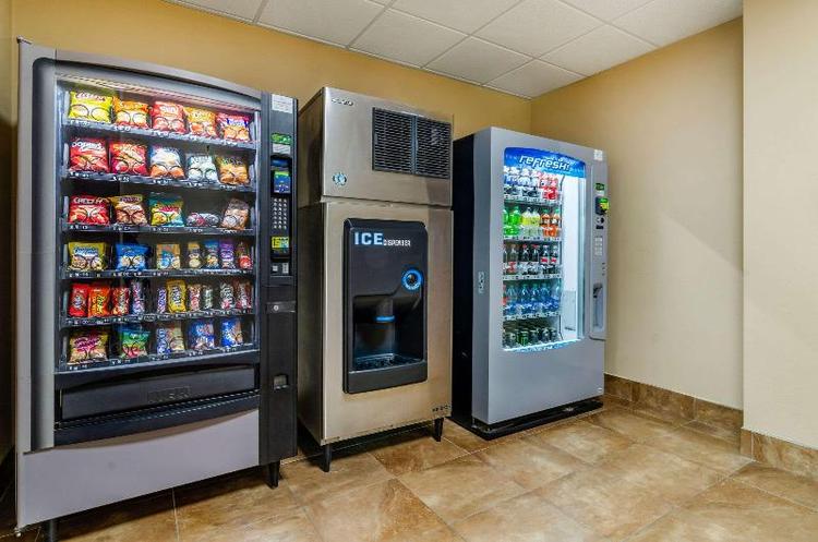 Comfort Inn & Suites Newton