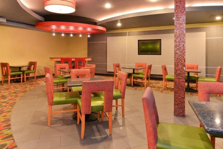 Comfort Suites At Virginia Center Commons