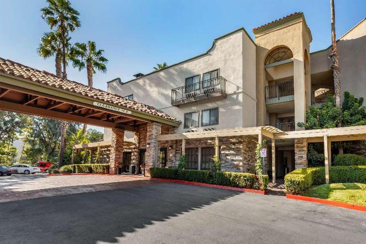 Comfort Inn & Suites Orange County John Wayne Airp