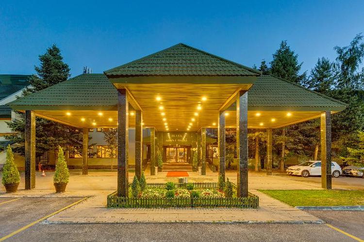 Grand Abant Hotel (Buyuk Abant Hotel)