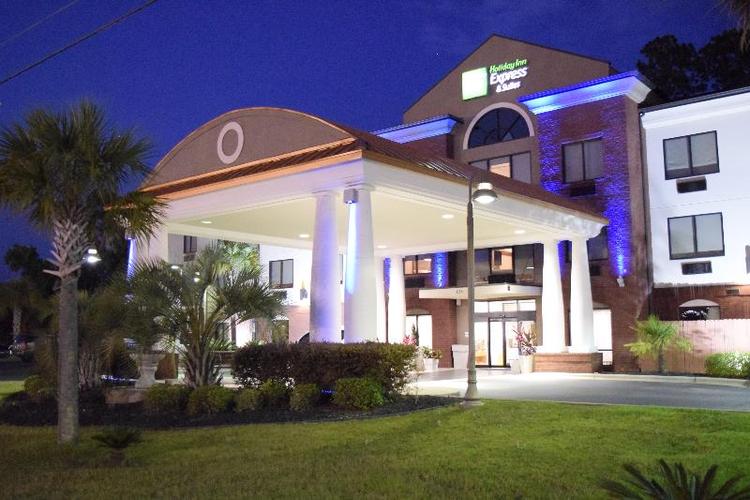 Holiday Inn Express & Suites Pensacola