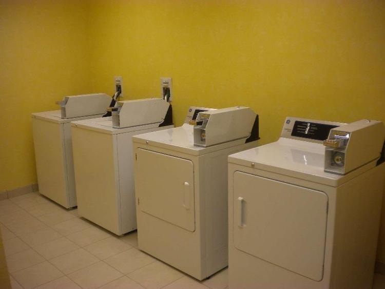 Hampton Inn & Suites Cincinnati Uptown University