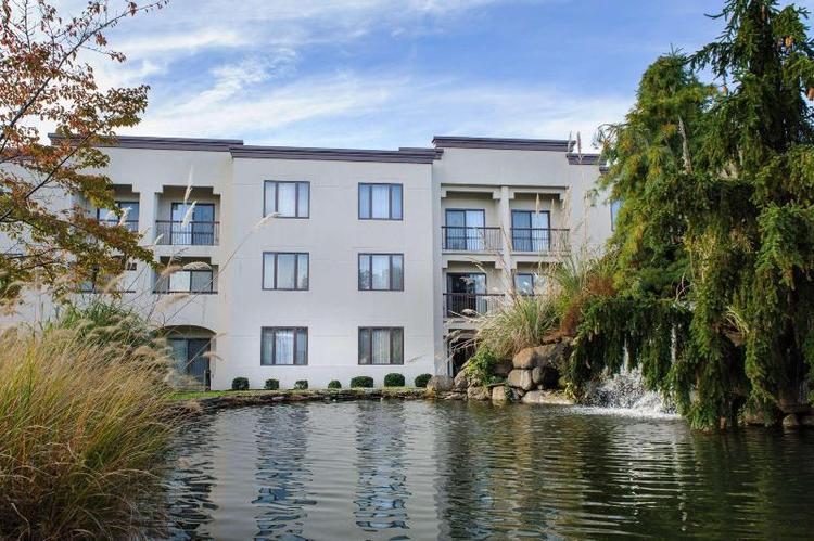 DoubleTree Suites by Hilton Hotel Mt. Laurel
