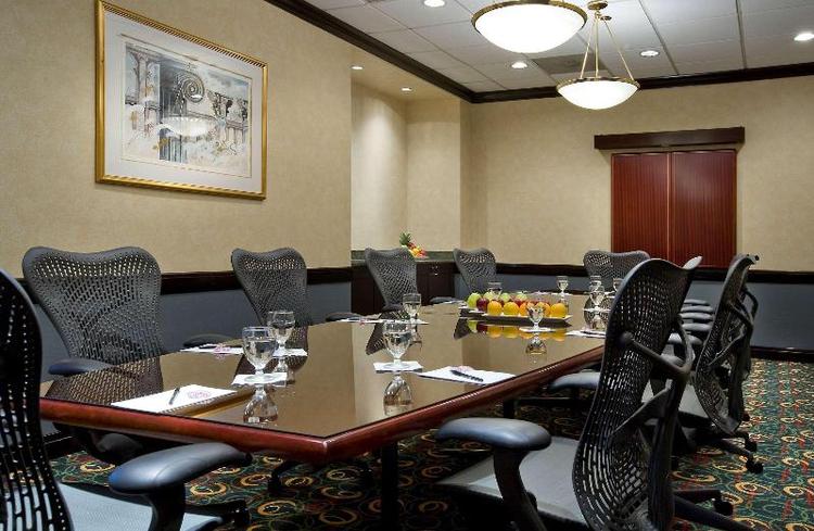 DoubleTree Suites by Hilton & Conf Ctr Chicago