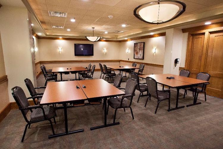 Hilton Suites Chicago/Oak Brook